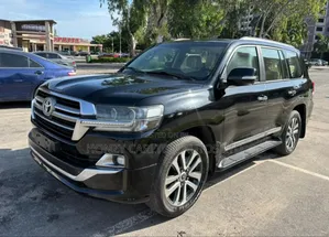 Toyota Land Cruiser 4.6 V8 GXR 2019 Black