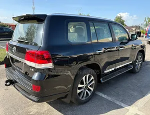 Toyota Land Cruiser 4.6 V8 GXR 2019 Black