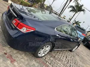 Lexus ES 2012 Blue