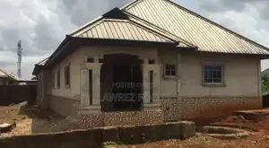 11bdrm Bungalow in Edo State for sale