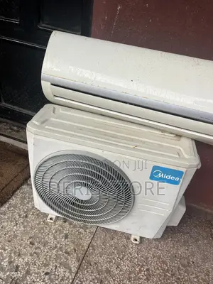 Quick Sale Neatly Used 1.5 Hp Midea Air Conditioner