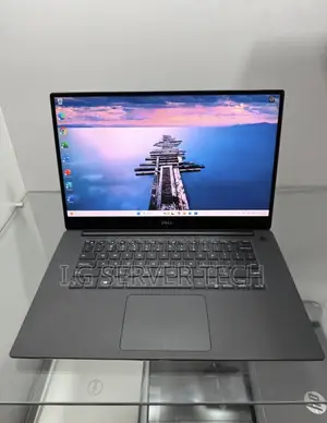 Laptop Dell Precision 5530 16GB Intel Xeon SSD 512GB