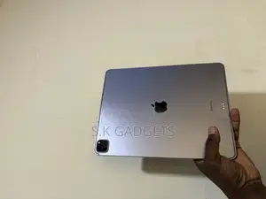 Apple iPad Pro 12.9 (2022) 256 GB Black