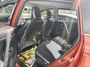 Toyota RAV4 XLE 4dr SUV (2.5L 4cyl 6A) 2014 Maroon