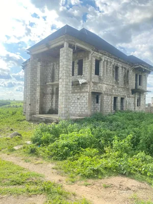 4bdrm Duplex in Lugbe District for sale