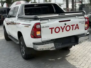 New Toyota Hilux 2025 White