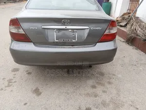 Toyota Camry LE 4dr Sedan (2.4L 4cyl 4A) 2004 Gray