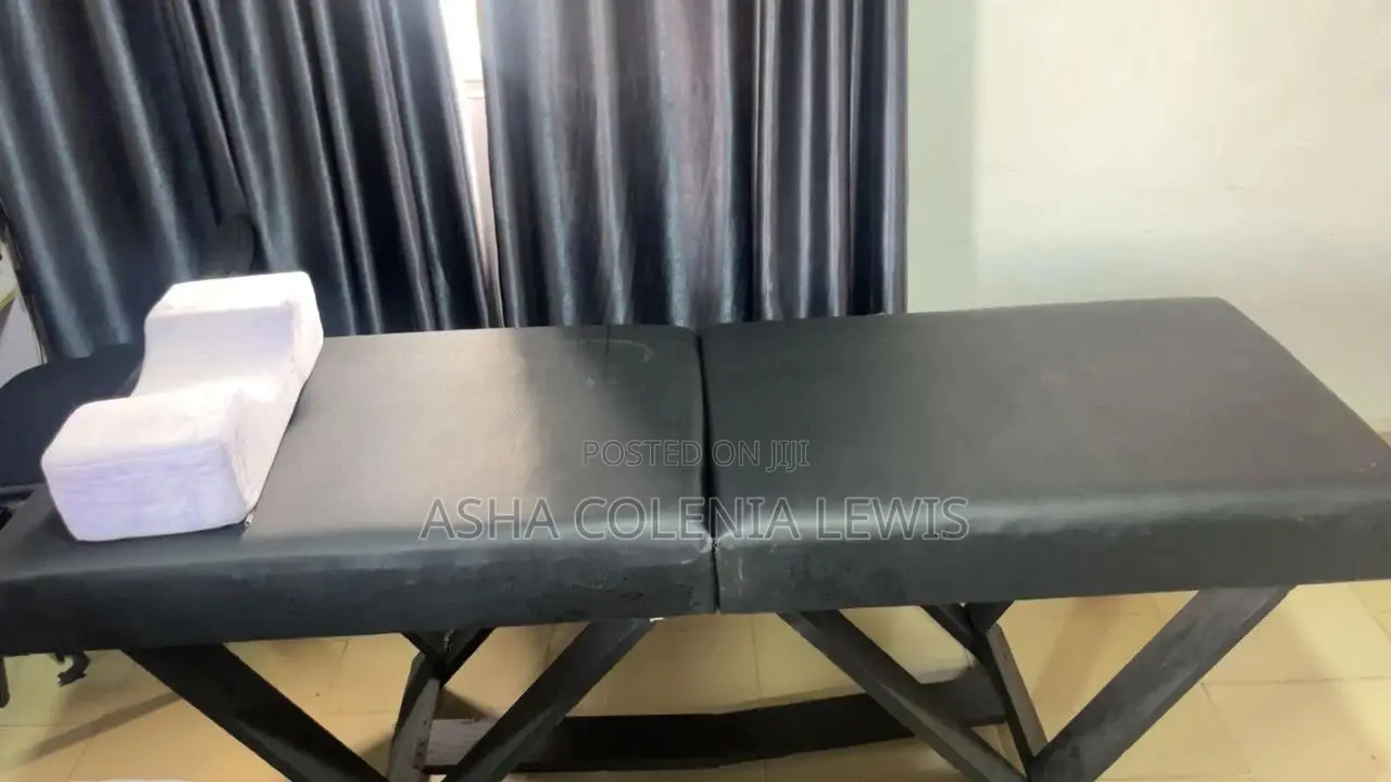 Lash Bed With Pillow