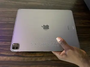 Apple iPad Pro 12.9 (2022) 256 GB Gray