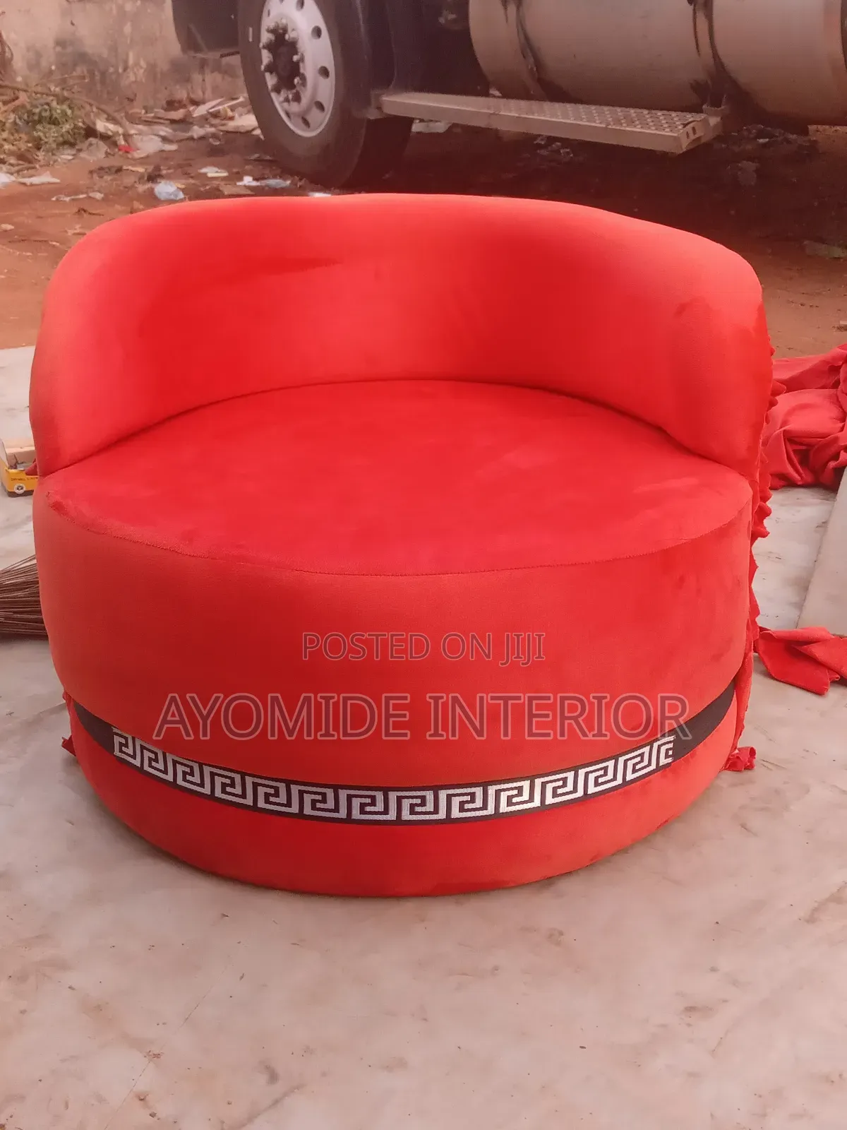 Solfa Single Chair
