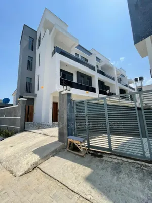 4bdrm Duplex in Ologolo for sale