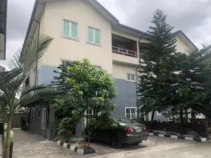 5bdrm Townhouse / Terrace in Lekki Gardens, Woji for rent