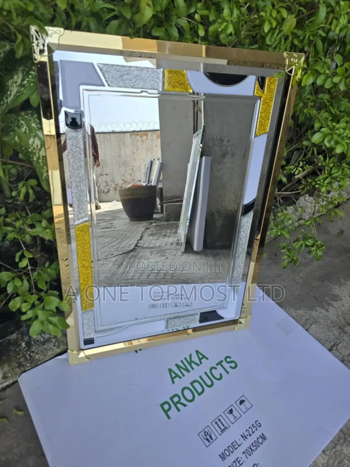 Gold Frame Design Mirror