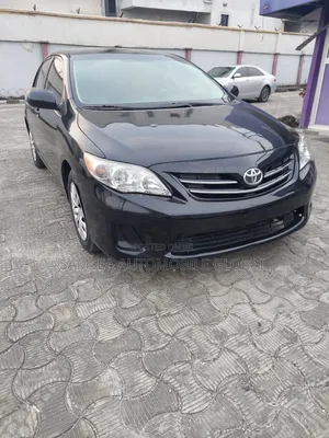 Toyota Corolla LE 4dr Sedan (1.8L 4cyl 4A) 2013 Black