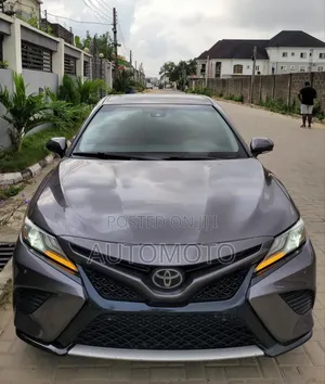 Toyota Camry XSE (2.5L 4cyl 8A) 2019 Gray