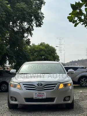 Toyota Camry LE 4dr Sedan (2.5L 4cyl 6AM) 2010 Silver