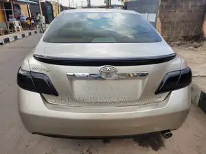 Toyota Camry 2008 Gold