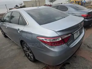 Toyota Camry XSE 4dr Sedan (2.5L 4cyl 6A) 2015 Silver