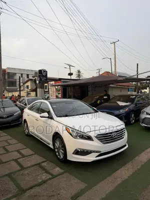 Hyundai Sonata Limited w/Brown Leather 4dr Sedan (2.4L 4cyl 6A) 2015