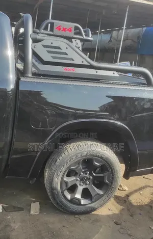 Bootcover And Iron Bar For Big Pick-up Like Tundra, Ford, Ram