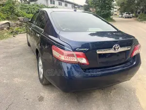 Toyota Camry LE 4dr Sedan (2.5L 4cyl 6AM) 2010 Blue