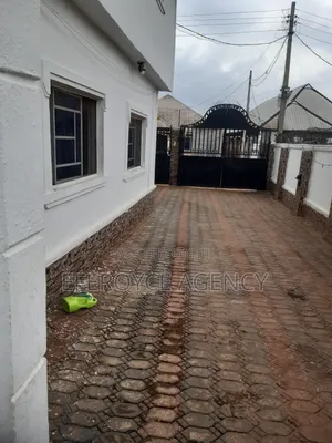 2bdrm Apartment in Agbor Road Bypass, Benin City for rent