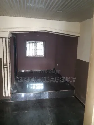 3bdrm Apartment in Agbor Road Bypass, Benin City for rent
