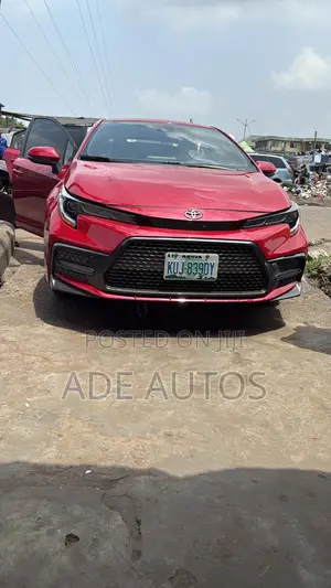 Toyota Corolla SE 2021 Red