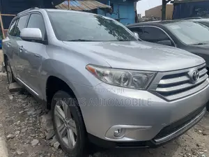 Toyota Highlander Limited 3.5l 4WD 2013 Silver