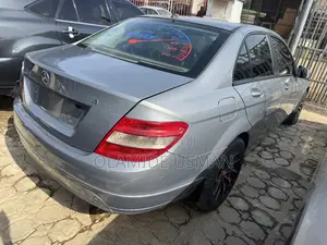 Mercedes-Benz C300 Sport Sedan AWD (3.0L 6cyl 7A) 2009 Gray