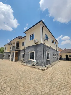 3bdrm Block of Flats in Npi Estate, Gaduwa for rent