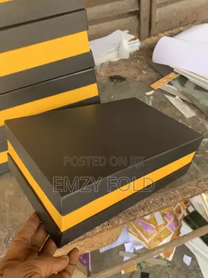 Neat Acrylic Packaging