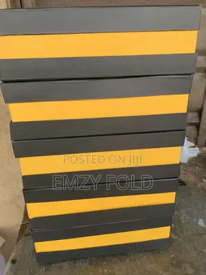 Neat Acrylic Packaging