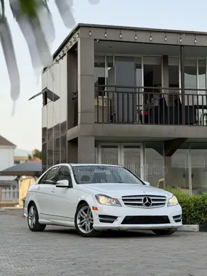 Mercedes-Benz C300 Sport 4Matic Sedan AWD (3.5L 6cyl 7A) 2013 White
