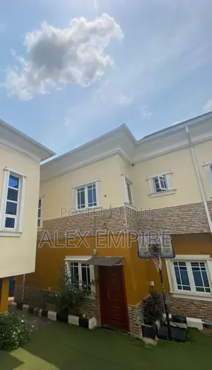 6bdrm Duplex in Ago Palace for sale