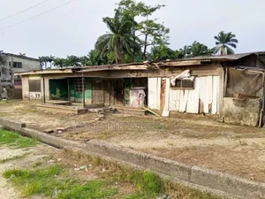 5bdrm Bungalow in Warri for sale