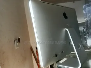 Desktop Computer Apple iMac 4GB Intel Core i5 SSD 512GB