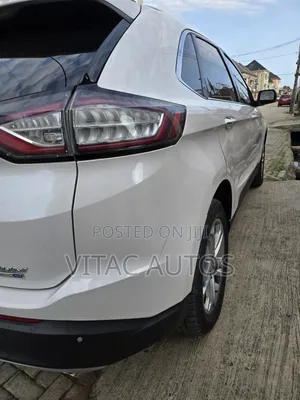 Ford Edge Titanium 4dr SUV AWD (2.0L 4cyl Turbo 6A) 2015 White