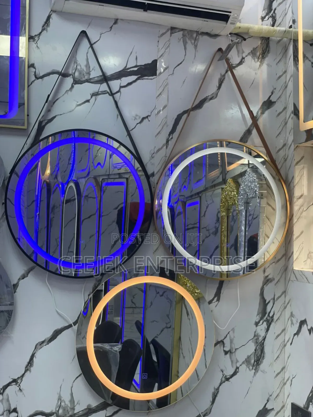 Round Led Mirrow With Hanging Rop