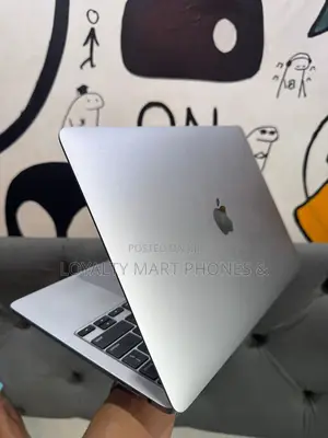 Laptop Apple MacBook Pro 2019 8GB Intel Core i7 HDD 256GB