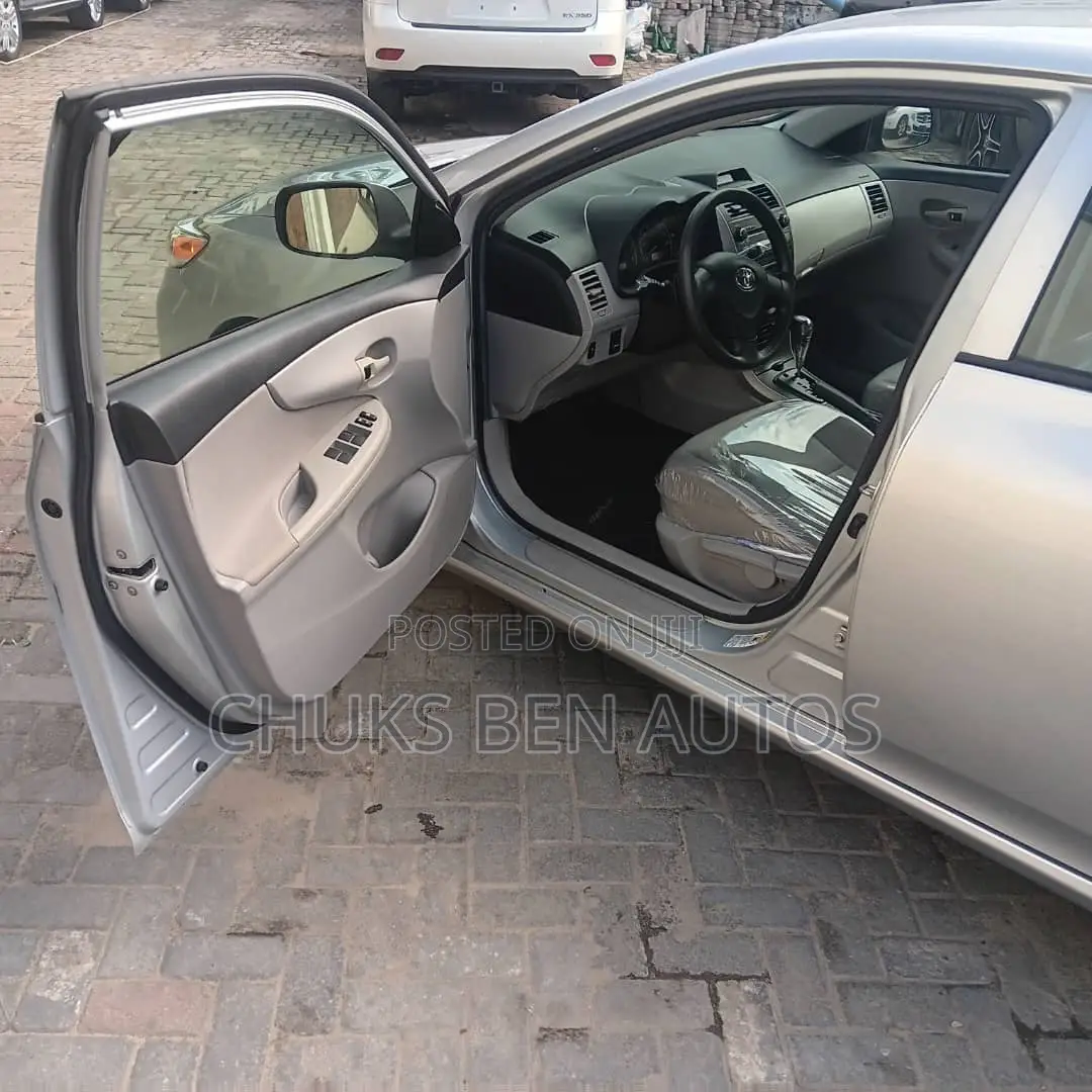 Toyota Corolla 2013 Silver