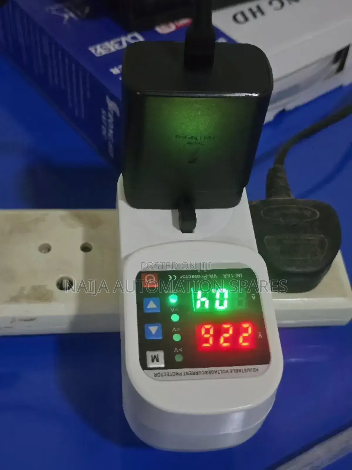 Self Resetting Automatic Voltage Current Protector Socket Ac 220v 16a
