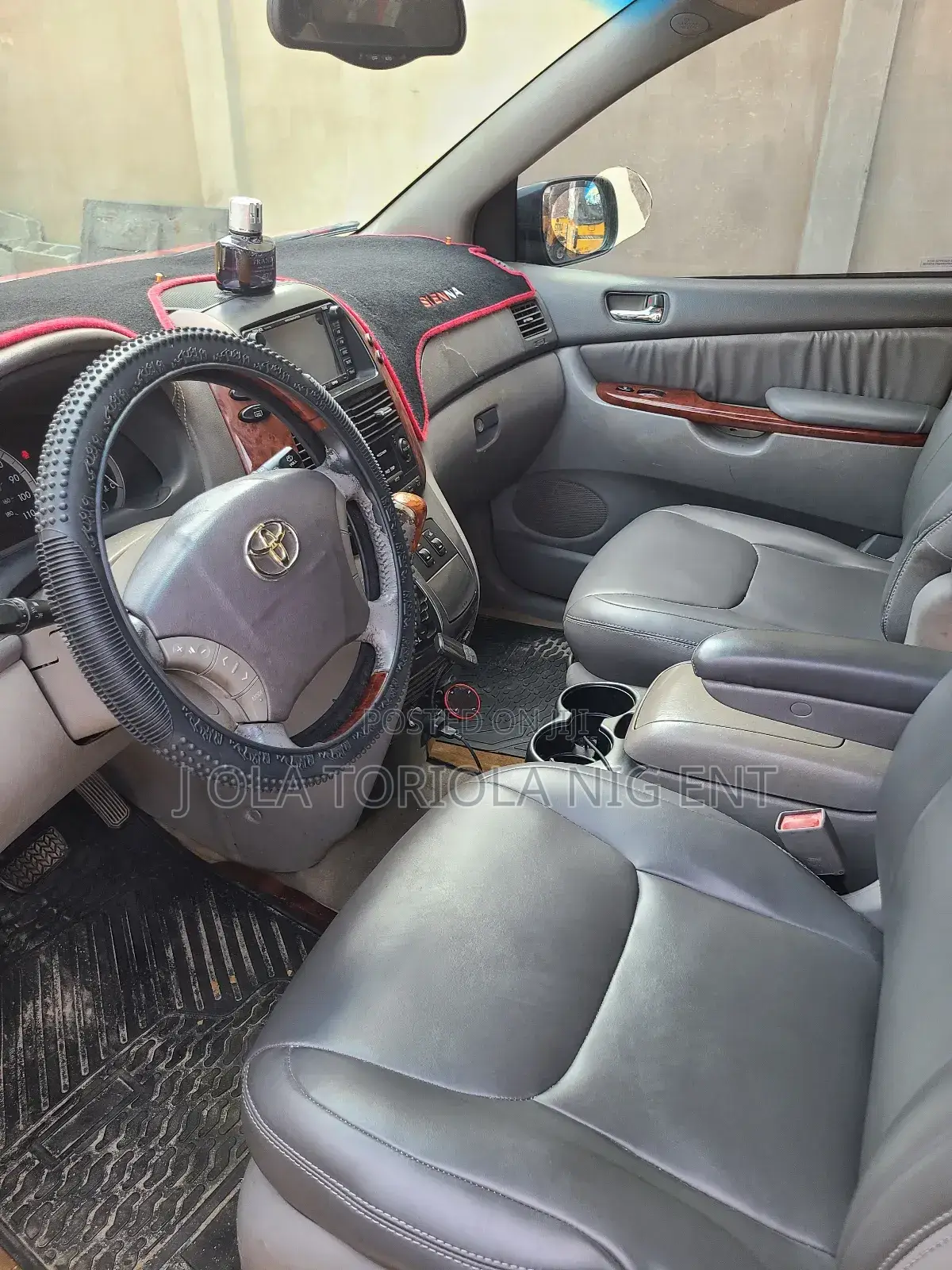 Sienna Bus for Rent