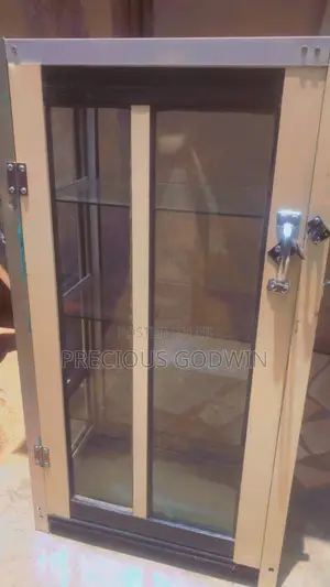 Show Glass