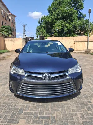 Toyota Camry XLE 4dr Sedan (2.5L 4cyl 6A) 2017 Blue