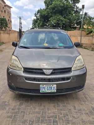 Toyota Sienna LE AWD 2005 Gray