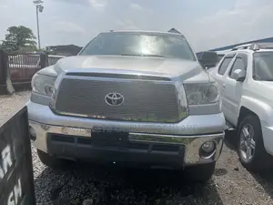 Toyota Tundra 2013 Silver