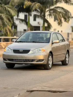 Toyota Corolla LE 2005 Gold