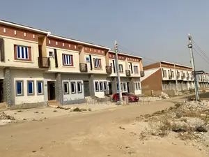 3bdrm Townhouse/Terrace in Brains And Hammers, Life Camp for sale