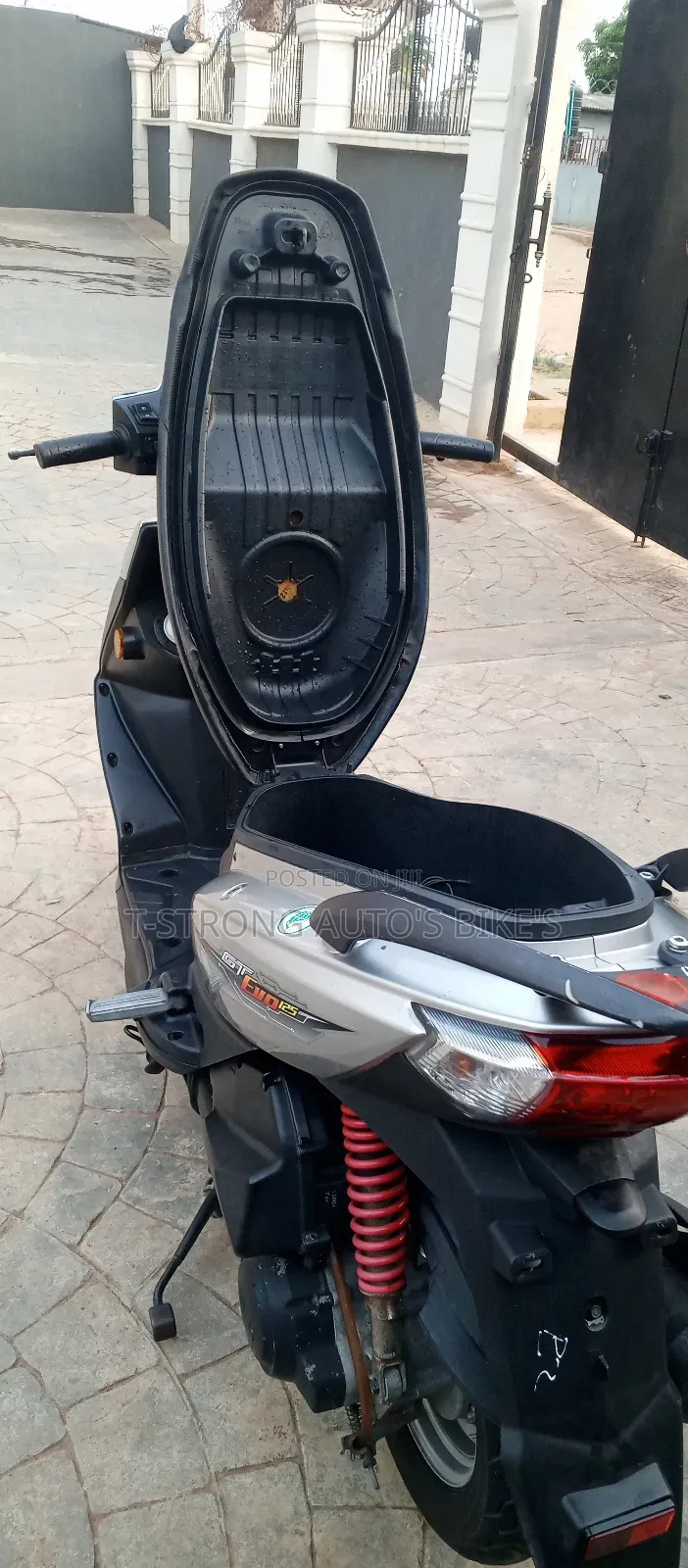 SYM Fnx 125 2020 Silver